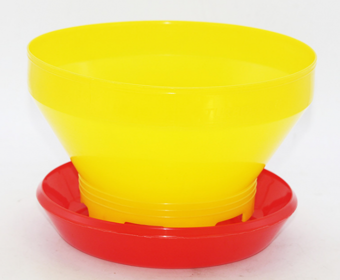 Alimentador y bebedor de aves de corral de PP blancos Bebedores y alimentadores automáticos de pollo 3