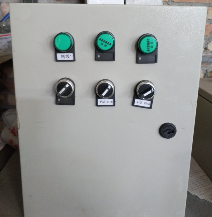 Voltaje automático modificado para requisitos particulares 12 ajustables del equipo del alimentador de la granja de pollo